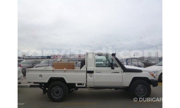 Buy Import Toyota Land Cruiser White Car in Import - Dubai in Zambia Buy Import Toyota Land Cruiser White Car in Import - Dubai in Zambia