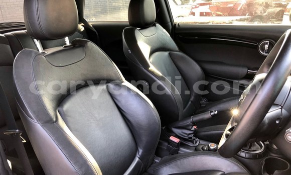 Tenga Tsaru MINI Cooper Chena Mota in Livingstone in Zambia Tenga Tsaru MINI Cooper Chena Mota in Livingstone in Zambia