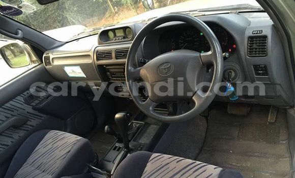 Nunua Ilio tumika Toyota Land Cruiser Prado Fedha Gari ndani ya Chipata nchini Zambia Nunua Ilio tumika Toyota Land Cruiser Prado Fedha Gari ndani ya Chipata nchini Zambia