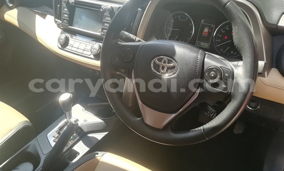 Nunua Ilio tumika Toyota RAV4 Nyekundu Gari ndani ya Livingstone nchini Zambia Nunua Ilio tumika Toyota RAV4 Nyekundu Gari ndani ya Livingstone nchini Zambia