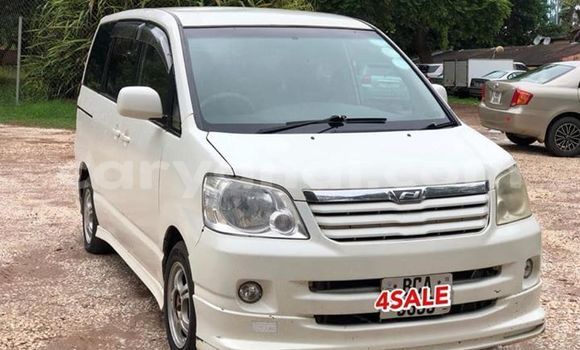 Acheter Occasion Voiture Toyota Noah Blanc à Lusaka, Zambie Acheter Occasion Voiture Toyota Noah Blanc à Lusaka, Zambie