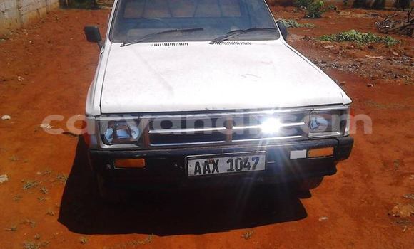 Buy Used Toyota Hilux White Car in Chipata in Zambia Buy Used Toyota Hilux White Car in Chipata in Zambia
