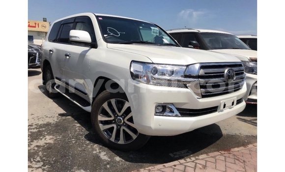 Nunua Imported Toyota Land Cruiser Nyeupe Gari ndani ya Import - Dubai nchini Zambia Nunua Imported Toyota Land Cruiser Nyeupe Gari ndani ya Import - Dubai nchini Zambia