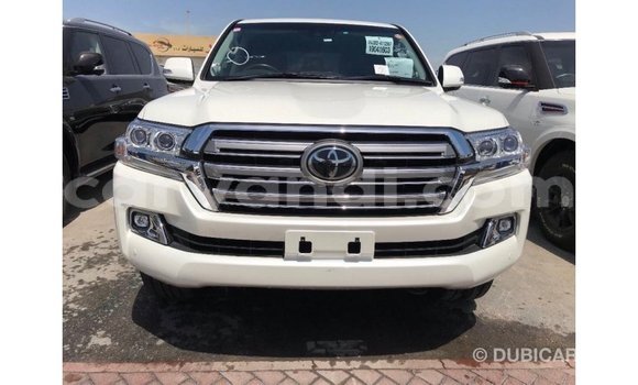 Nunua Imported Toyota Land Cruiser Nyeupe Gari ndani ya Import - Dubai nchini Zambia Nunua Imported Toyota Land Cruiser Nyeupe Gari ndani ya Import - Dubai nchini Zambia