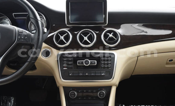 Acheter Occasion Voiture Mercedes‒Benz 300–Series Blanc à Isoka, Nord Acheter Occasion Voiture Mercedes‒Benz 300–Series Blanc à Isoka, Nord