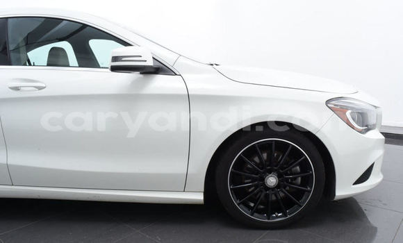 Acheter Occasion Voiture Mercedes‒Benz 300–Series Blanc à Isoka, Nord Acheter Occasion Voiture Mercedes‒Benz 300–Series Blanc à Isoka, Nord