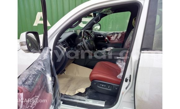 Nunua Imported Lexus LX Nyeupe Gari ndani ya Import - Dubai nchini Zambia Nunua Imported Lexus LX Nyeupe Gari ndani ya Import - Dubai nchini Zambia