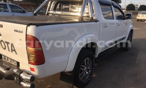 Acheter Occasion Voiture Toyota Hilux Blanc à Lusaka, Zambie Acheter Occasion Voiture Toyota Hilux Blanc à Lusaka, Zambie