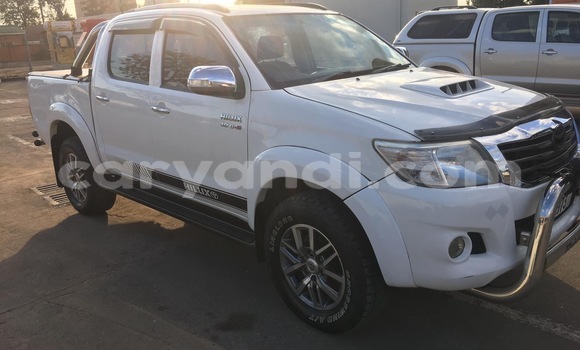 Acheter Occasion Voiture Toyota Hilux Blanc à Lusaka, Zambie Acheter Occasion Voiture Toyota Hilux Blanc à Lusaka, Zambie