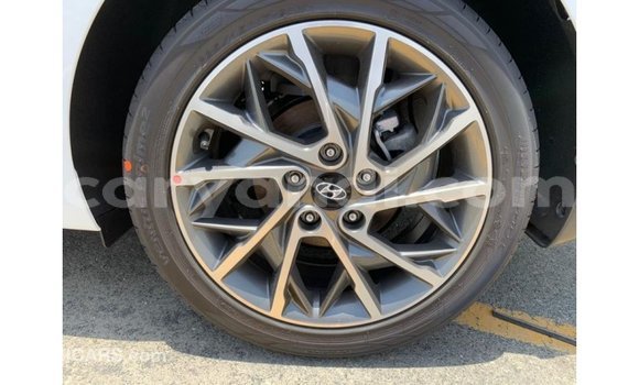 Nunua Imported Hyundai Elantra Nyeupe Gari ndani ya Import - Dubai nchini Zambia Nunua Imported Hyundai Elantra Nyeupe Gari ndani ya Import - Dubai nchini Zambia