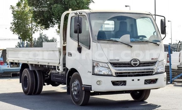 Buy Import Hino 300 Series White Truck in Import - Dubai in Zambia