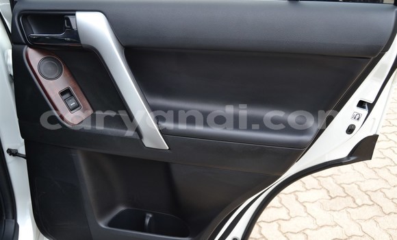 Nunua Ilio tumika Toyota Prado Nyeupe Gari ndani ya Chingola nchini Zambia Nunua Ilio tumika Toyota Prado Nyeupe Gari ndani ya Chingola nchini Zambia