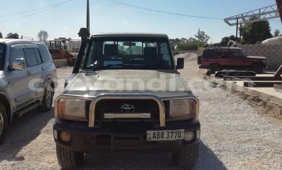 Acheter Occasion Voiture Toyota Land Cruiser Beige à Lusaka, Zambie Acheter Occasion Voiture Toyota Land Cruiser Beige à Lusaka, Zambie