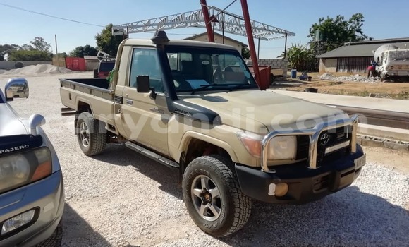 Acheter Occasion Voiture Toyota Land Cruiser Beige à Lusaka, Zambie Acheter Occasion Voiture Toyota Land Cruiser Beige à Lusaka, Zambie