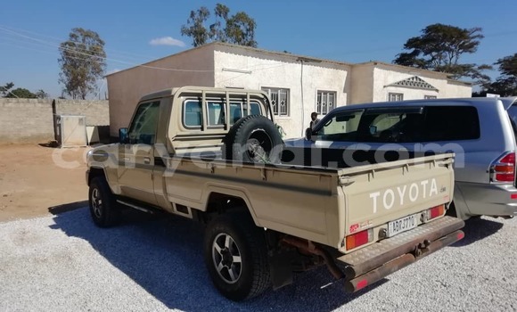 Acheter Occasion Voiture Toyota Land Cruiser Beige à Lusaka, Zambie Acheter Occasion Voiture Toyota Land Cruiser Beige à Lusaka, Zambie