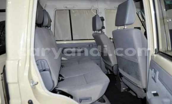 Nunua Ilio tumika Toyota Land Cruiser Nyingine Gari ndani ya Chingola nchini Zambia Nunua Ilio tumika Toyota Land Cruiser Nyingine Gari ndani ya Chingola nchini Zambia