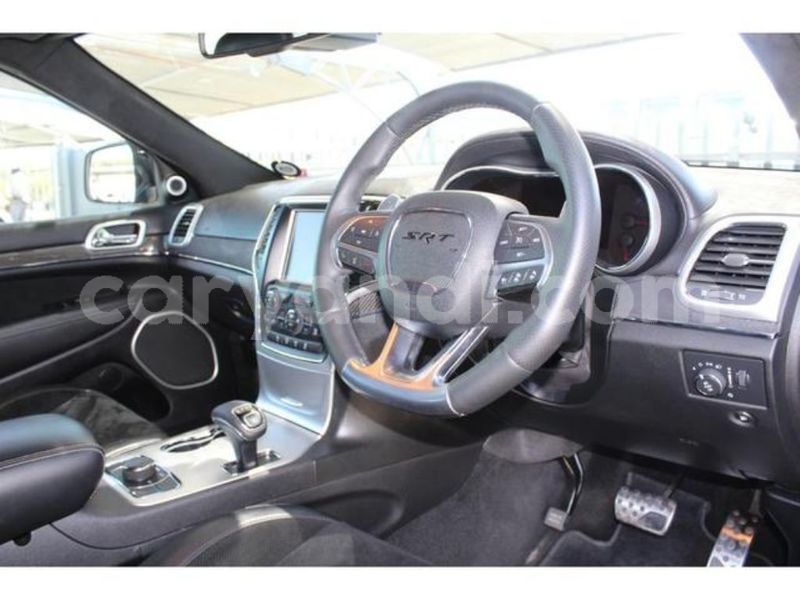 Big with watermark 2015 jeep grand cherokee 6.4 srt00