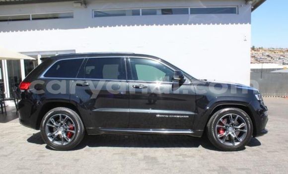 Acheter Occasion Voiture Jeep Grand Cherokee SRT8 Noir à Livingstone, Zambie Acheter Occasion Voiture Jeep Grand Cherokee SRT8 Noir à Livingstone, Zambie