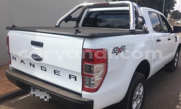 Nunua Ilio tumika Ford Ranger Nyeupe Gari ndani ya Lusaka nchini Zambia Nunua Ilio tumika Ford Ranger Nyeupe Gari ndani ya Lusaka nchini Zambia