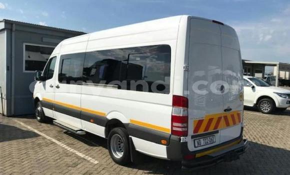 Acheter Occasion Utilitaire Mercedes–Benz Sprinter Blanc à Livingstone, Zambie Acheter Occasion Utilitaire Mercedes–Benz Sprinter Blanc à Livingstone, Zambie