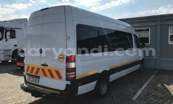 Acheter Occasion Utilitaire Mercedes–Benz Sprinter Blanc à Livingstone, Zambie Acheter Occasion Utilitaire Mercedes–Benz Sprinter Blanc à Livingstone, Zambie