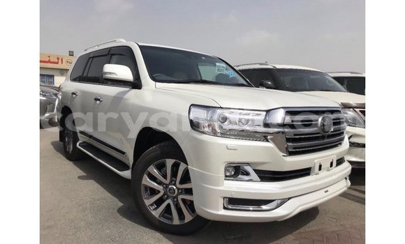 Acheter Import Voiture Toyota Land Cruiser Blanc à Import - Dubai, Zambie Acheter Import Voiture Toyota Land Cruiser Blanc à Import - Dubai, Zambie