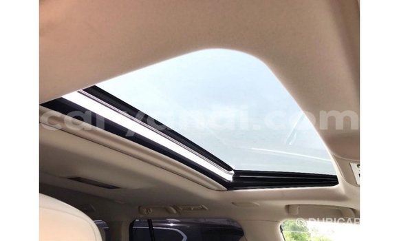 Acheter Import Voiture Toyota Land Cruiser Blanc à Import - Dubai, Zambie Acheter Import Voiture Toyota Land Cruiser Blanc à Import - Dubai, Zambie
