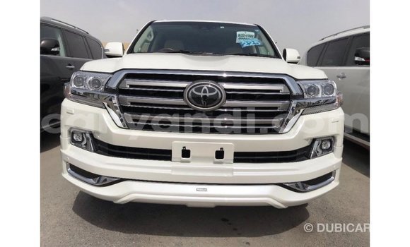 Acheter Import Voiture Toyota Land Cruiser Blanc à Import - Dubai, Zambie Acheter Import Voiture Toyota Land Cruiser Blanc à Import - Dubai, Zambie