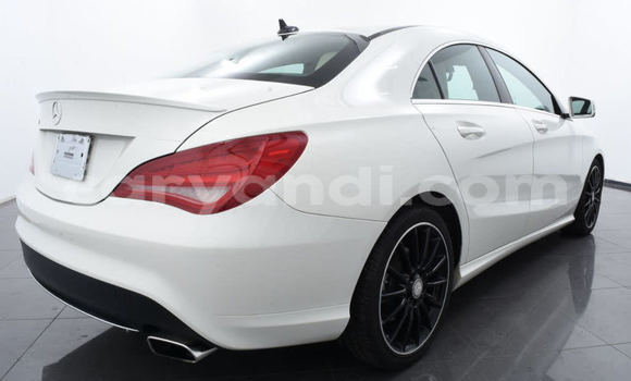 Nunua Ilio tumika Mercedes‒Benz C–Class Nyeupe Gari ndani ya Lusaka nchini Zambia Nunua Ilio tumika Mercedes‒Benz C–Class Nyeupe Gari ndani ya Lusaka nchini Zambia