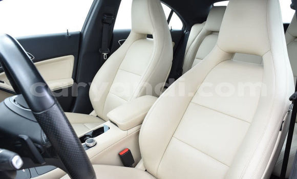 Nunua Ilio tumika Mercedes‒Benz C–Class Nyeupe Gari ndani ya Lusaka nchini Zambia Nunua Ilio tumika Mercedes‒Benz C–Class Nyeupe Gari ndani ya Lusaka nchini Zambia