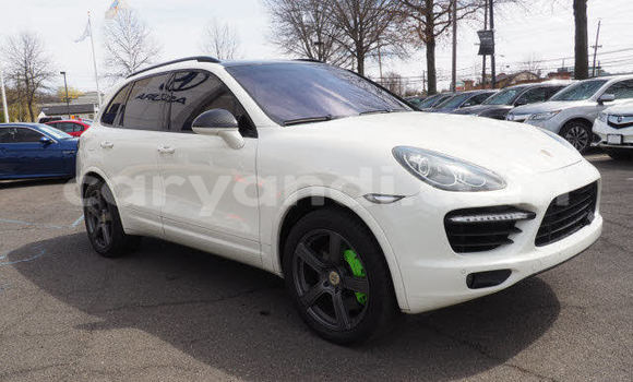 Acheter Occasion Voiture Porsche Cayenne Blanc à Lusaka, Zambie Acheter Occasion Voiture Porsche Cayenne Blanc à Lusaka, Zambie