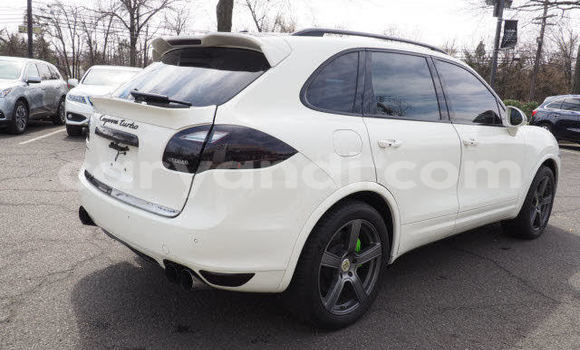 Acheter Occasion Voiture Porsche Cayenne Blanc à Lusaka, Zambie Acheter Occasion Voiture Porsche Cayenne Blanc à Lusaka, Zambie