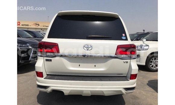 Buy Import Toyota Land Cruiser White Car in Import - Dubai in Zambia Buy Import Toyota Land Cruiser White Car in Import - Dubai in Zambia