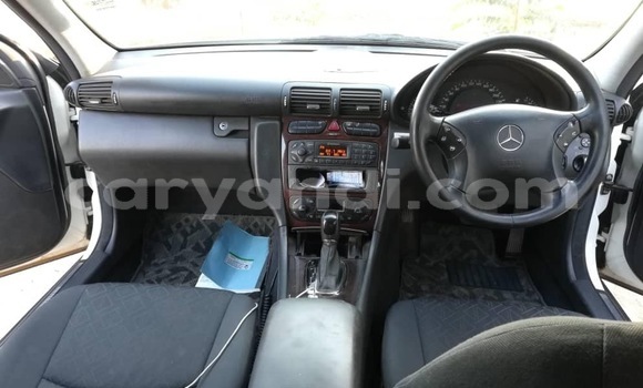 Acheter Occasion Voiture Mercedes‒Benz C–Class Blanc à Lusaka, Zambie Acheter Occasion Voiture Mercedes‒Benz C–Class Blanc à Lusaka, Zambie