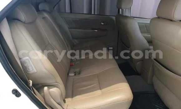 Acheter Occasion Voiture Toyota Fortuner Blanc à Livingstone, Zambie Acheter Occasion Voiture Toyota Fortuner Blanc à Livingstone, Zambie