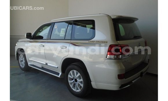 Acheter Import Voiture Toyota Land Cruiser Blanc à Import - Dubai, Zambie Acheter Import Voiture Toyota Land Cruiser Blanc à Import - Dubai, Zambie