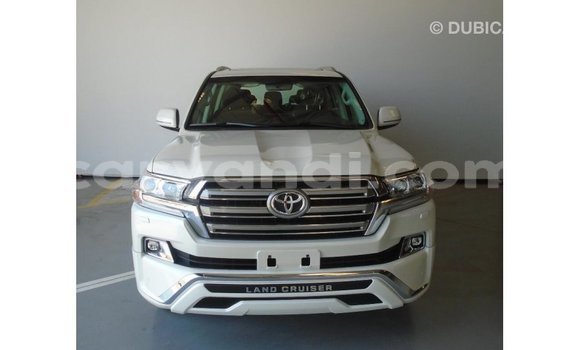 Acheter Import Voiture Toyota Land Cruiser Blanc à Import - Dubai, Zambie Acheter Import Voiture Toyota Land Cruiser Blanc à Import - Dubai, Zambie