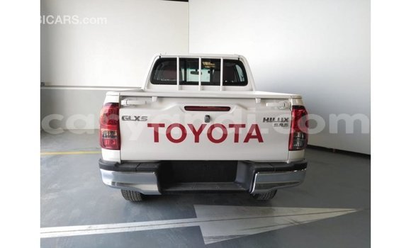 Acheter Import Voiture Toyota Hilux Blanc à Import - Dubai, Zambie Acheter Import Voiture Toyota Hilux Blanc à Import - Dubai, Zambie