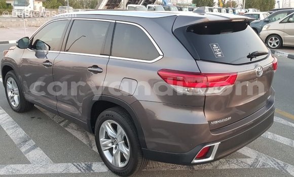 Nunua Imported Toyota Highlander Nyingine Gari ndani ya Import - Dubai nchini Zambia Nunua Imported Toyota Highlander Nyingine Gari ndani ya Import - Dubai nchini Zambia