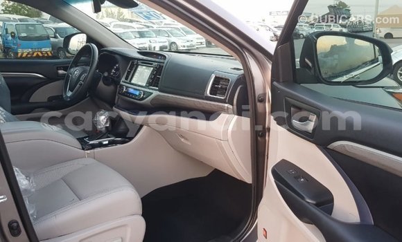 Nunua Imported Toyota Highlander Nyingine Gari ndani ya Import - Dubai nchini Zambia Nunua Imported Toyota Highlander Nyingine Gari ndani ya Import - Dubai nchini Zambia