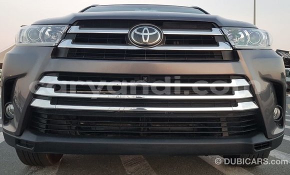Nunua Imported Toyota Highlander Nyingine Gari ndani ya Import - Dubai nchini Zambia Nunua Imported Toyota Highlander Nyingine Gari ndani ya Import - Dubai nchini Zambia