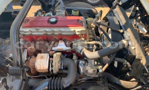 Nunua Ilio tumika Hino 300 Series Nyeupe Lori ndani ya Livingstone nchini Zambia Nunua Ilio tumika Hino 300 Series Nyeupe Lori ndani ya Livingstone nchini Zambia