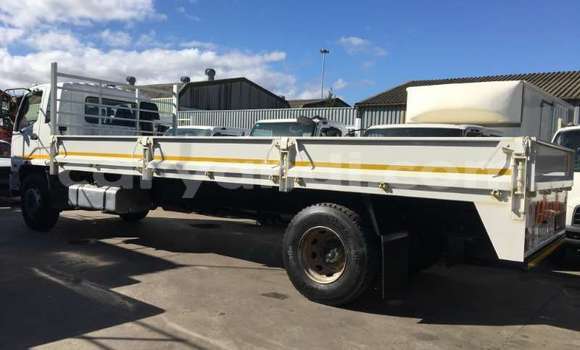 Nunua Ilio tumika Mitsubishi Fuso Nyeupe Lori ndani ya Chingola nchini Zambia Nunua Ilio tumika Mitsubishi Fuso Nyeupe Lori ndani ya Chingola nchini Zambia