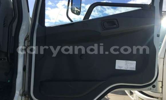 Nunua Ilio tumika Mitsubishi Fuso Nyeupe Lori ndani ya Chingola nchini Zambia Nunua Ilio tumika Mitsubishi Fuso Nyeupe Lori ndani ya Chingola nchini Zambia