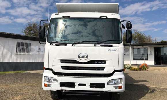 Nunua Ilio tumika Nissan UD Nyeupe Lori ndani ya Livingstone nchini Zambia Nunua Ilio tumika Nissan UD Nyeupe Lori ndani ya Livingstone nchini Zambia