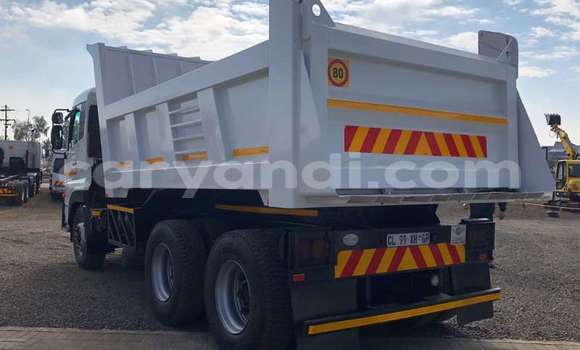 Nunua Ilio tumika Nissan UD Nyeupe Lori ndani ya Livingstone nchini Zambia Nunua Ilio tumika Nissan UD Nyeupe Lori ndani ya Livingstone nchini Zambia