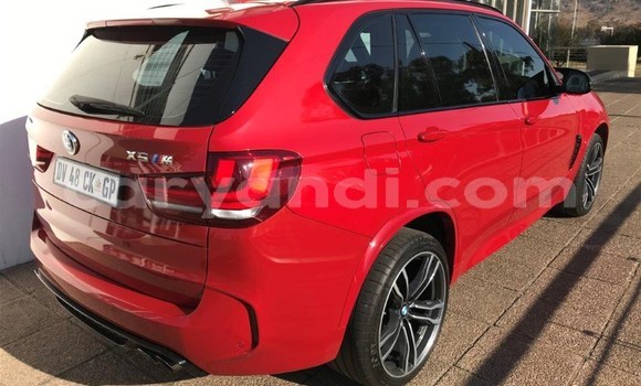 Tenga Tsaru BMW X5 Tsvuku Mota in Chingola in Zambia Tenga Tsaru BMW X5 Tsvuku Mota in Chingola in Zambia