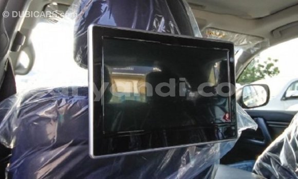 Tenga Imported Toyota Land Cruiser Chena Mota in Import - Dubai in Zambia Tenga Imported Toyota Land Cruiser Chena Mota in Import - Dubai in Zambia