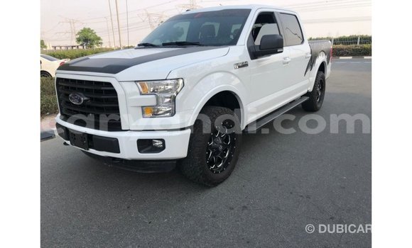 Acheter Import Voiture Ford Club Wagon Blanc à Import - Dubai, Zambie Acheter Import Voiture Ford Club Wagon Blanc à Import - Dubai, Zambie