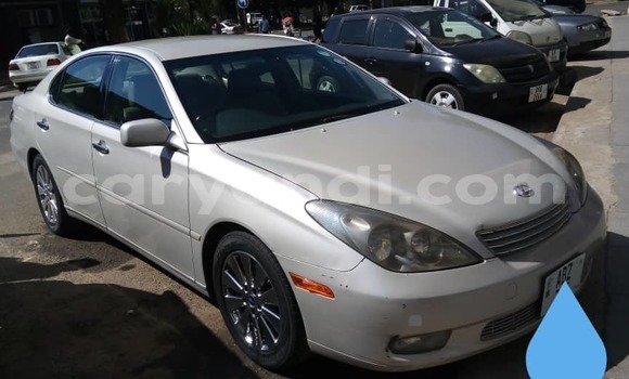 Buy Used Lexus ES 300 White Car in Lusaka in Zambia Buy Used Lexus ES 300 White Car in Lusaka in Zambia